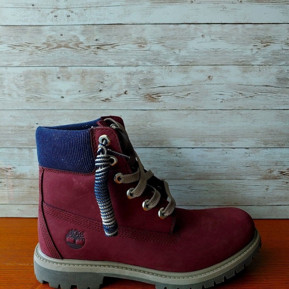 TIMBERLAND WOMEN'S PREMIUM 6-INCH WP BOOTS.